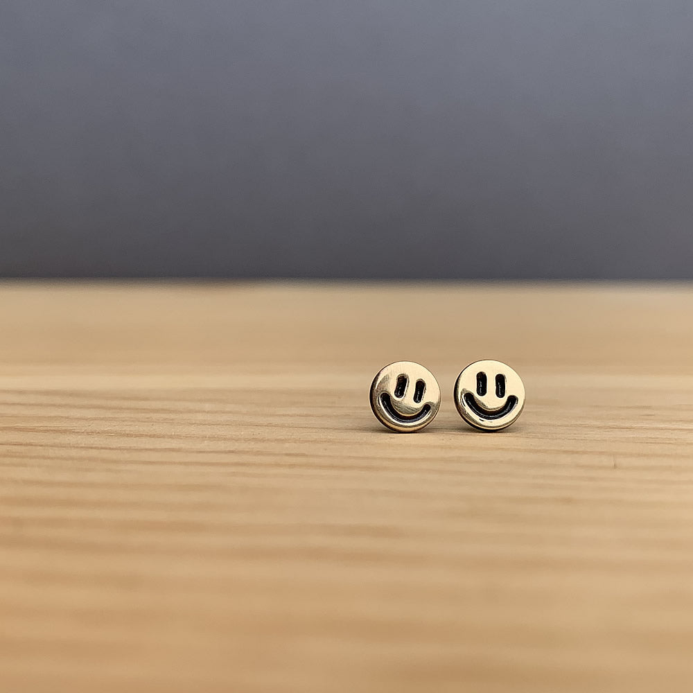 Smiley Face Confetti Earrings – shoptheexchange